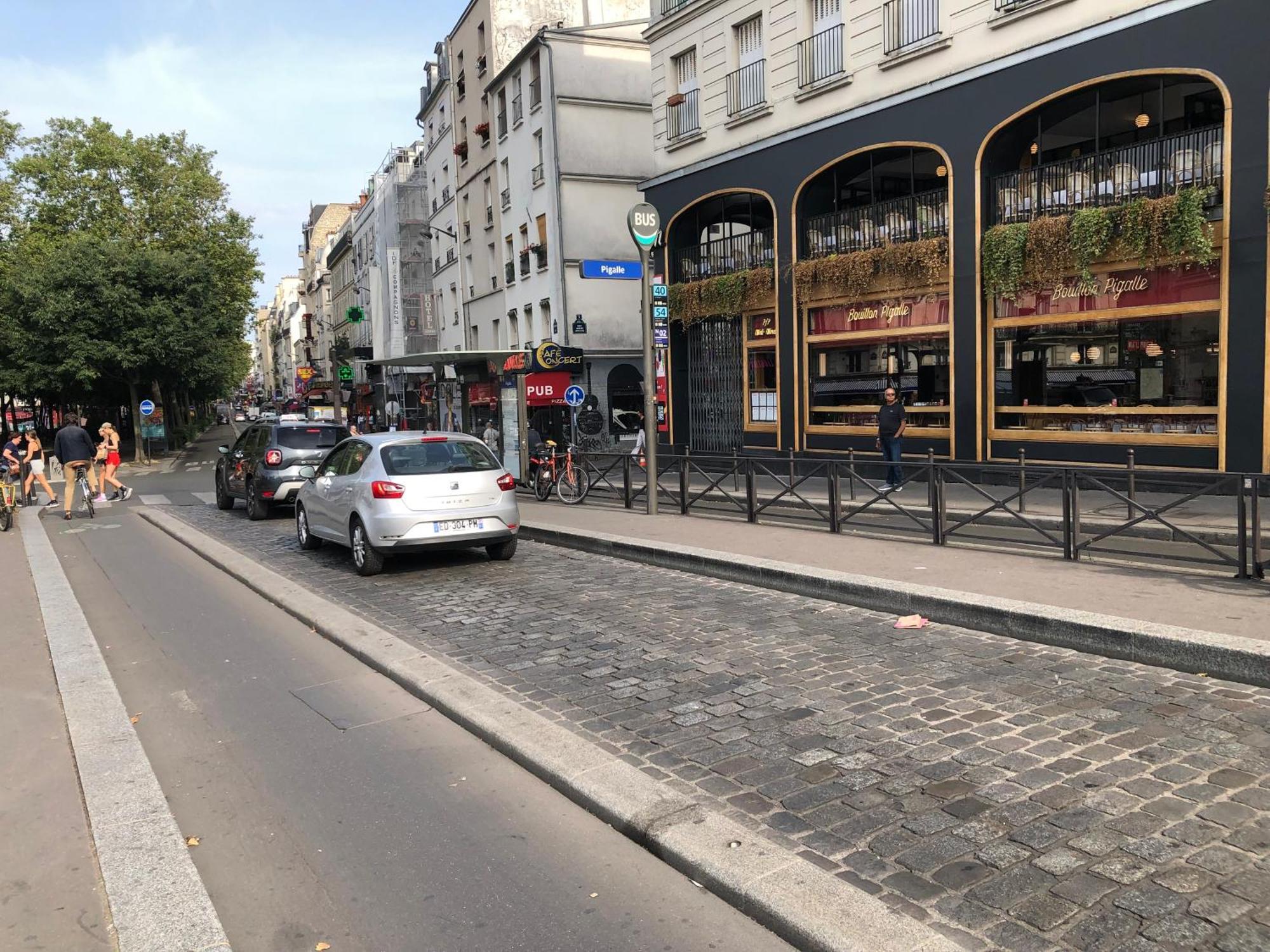 Studio Pigalle: Cozy Parisian Retreat in Montmartre Exterior photo