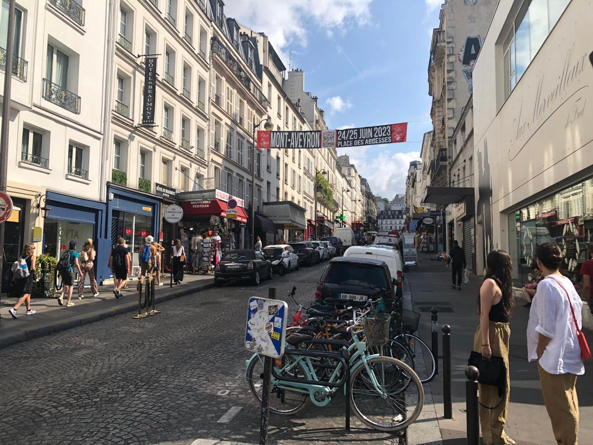 Studio Pigalle: Cozy Parisian Retreat in Montmartre Exterior photo